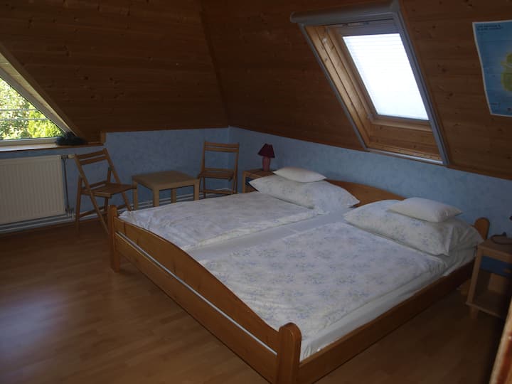 Mooie loft tweepersoonsslaapkamer.
(Harmonie 3)