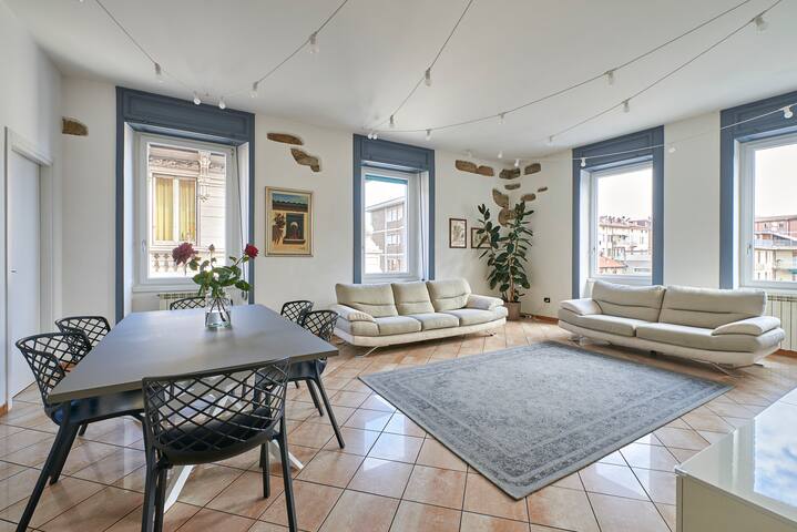 Fabulous Central Flat gallery image 2