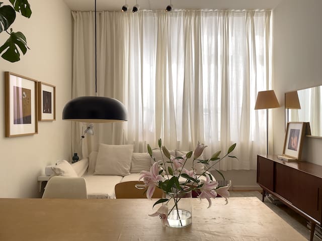 unique artist’s apartment in Manhattan gallery image 2