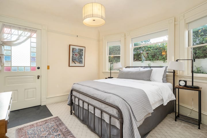 Great lighting.
Bedroom 2