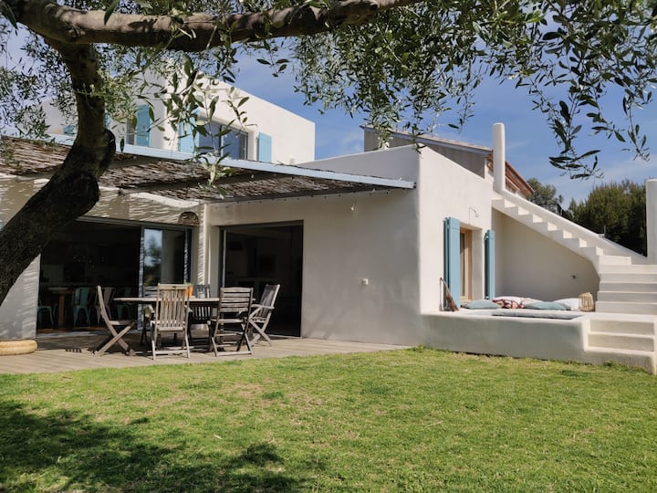 Villa Vue Mer à Quelques Pas De La Plage. - Carqueiranne