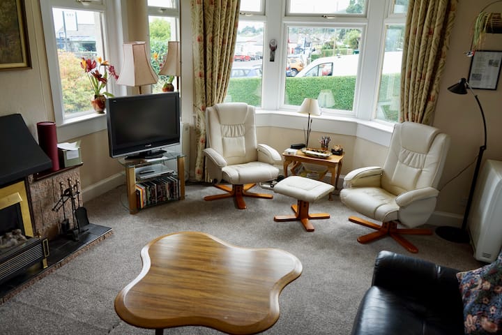 Kincora, 2 Bed Holiday House, 50m From The Beach - Whiting Bay