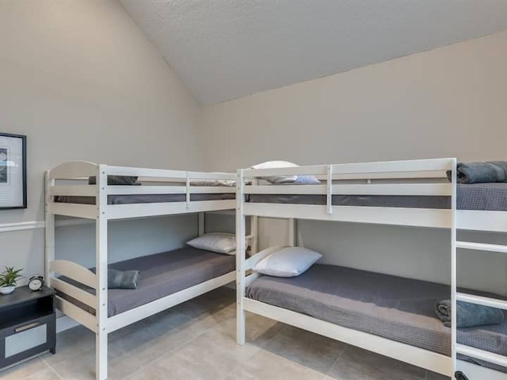 Спалня 6 (на долния етаж)