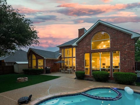 Captivating 6BR/3B Holiday Home with Pool & Fire P