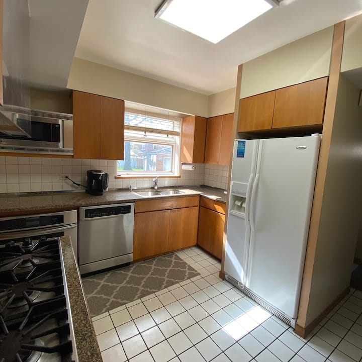 Private Room/guest House /Queen Bed - Bedford, PA