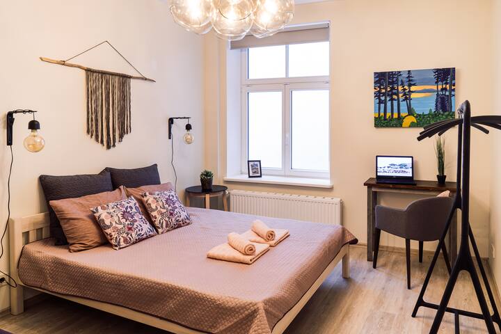 Morrison Apt/15 guests/7 BD/Self Check-In/Old Town gallery image 4