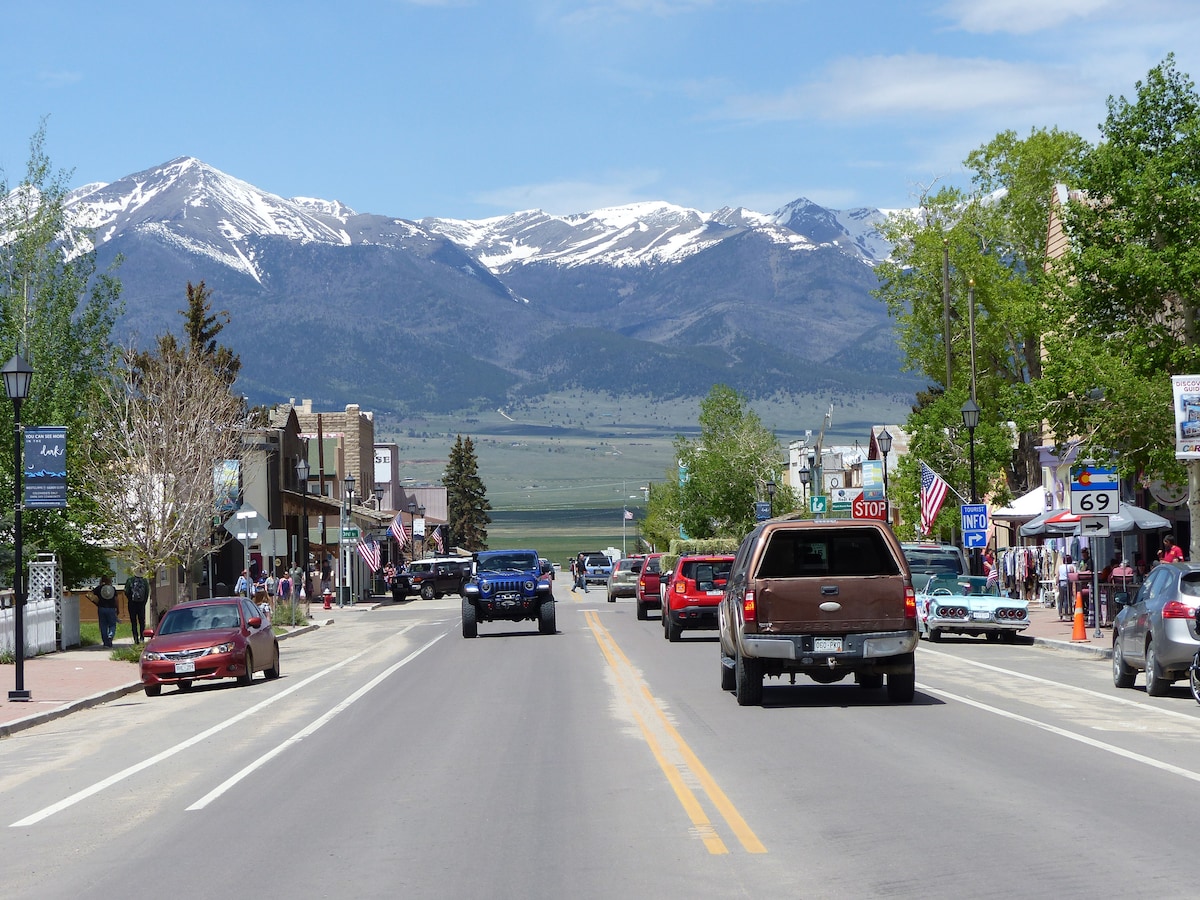 The Cliffe House - Houses for Rent in Westcliffe, Colorado, United States -  Airbnb, image size:1200x900