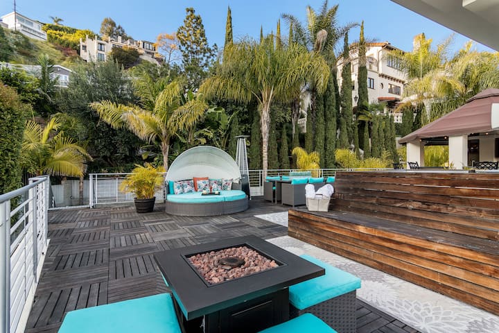 Sunset Plaza Villa | Roof Deck, Theatre, Pool, Spa gallery image 2