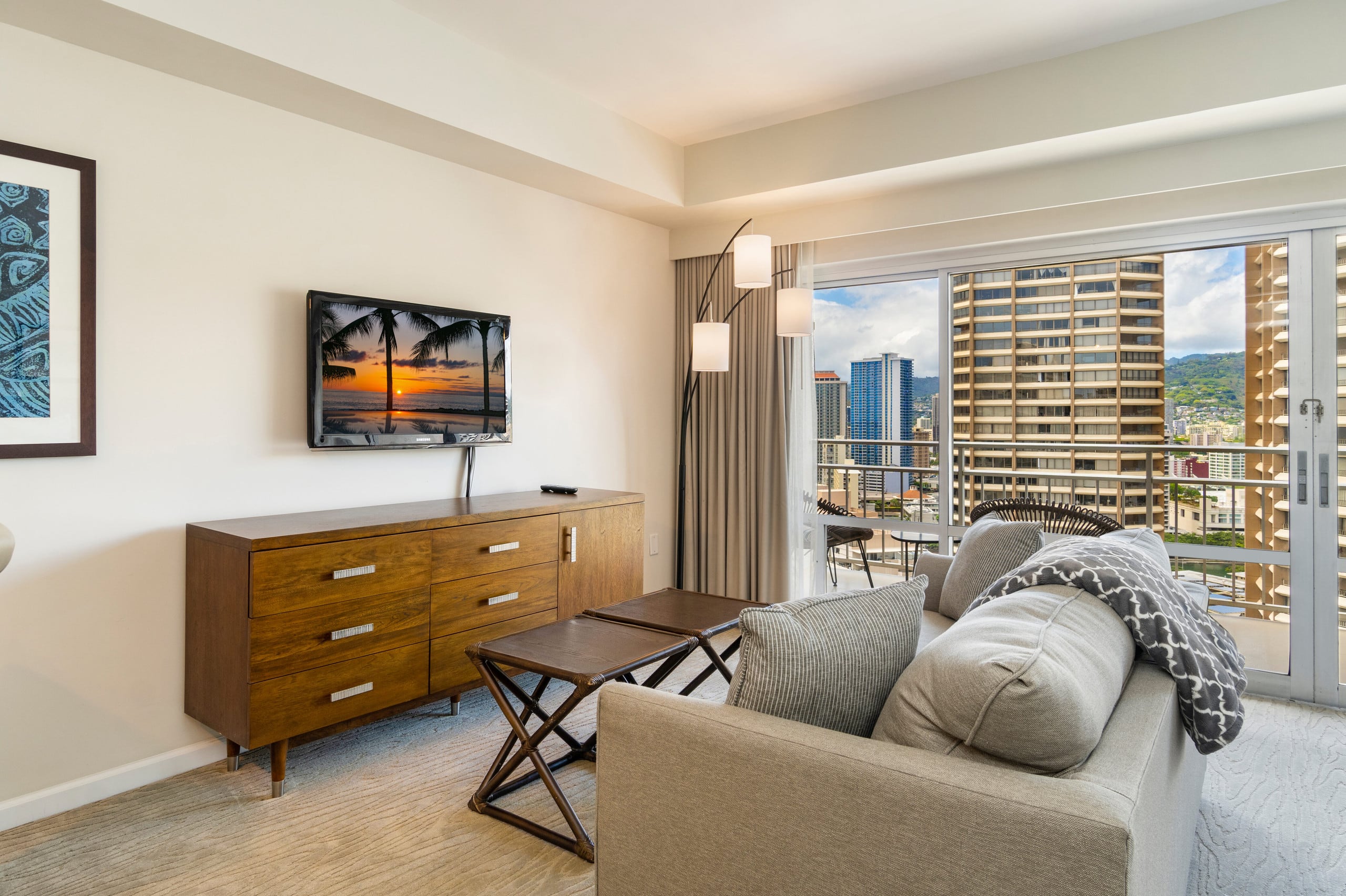 City View Studio • High Floor • Walk to Beach - Image 1