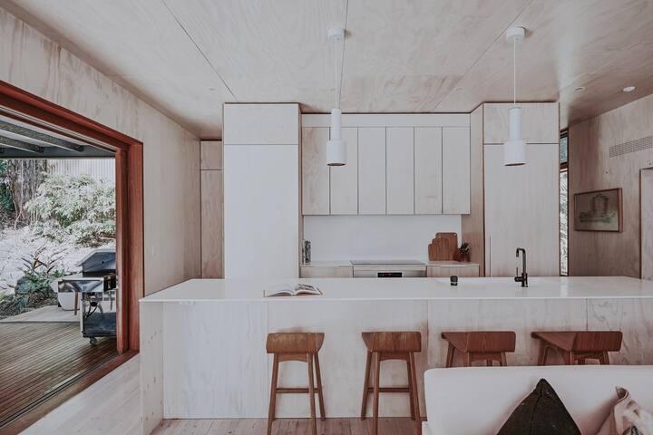 Palm Pavilion: architectural rainforest retreat gallery image 4