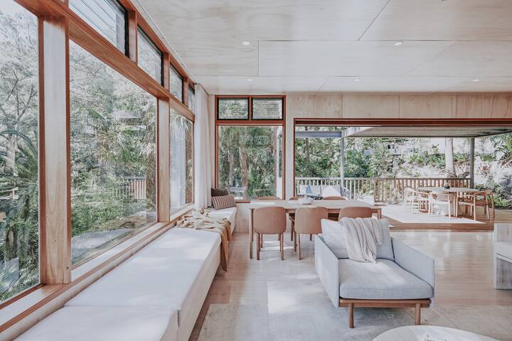 Palm Pavilion: architectural rainforest retreat gallery image 3