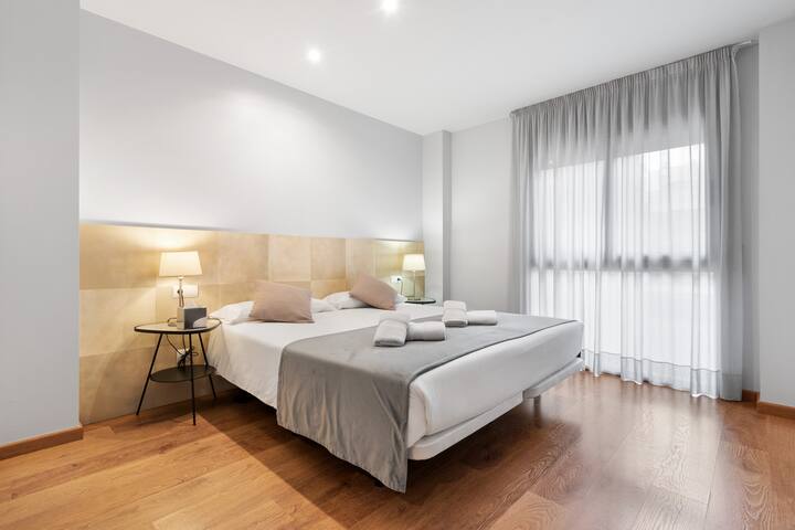 Spacious 4 Bedroom Duplex Apartment in Gracia gallery image 2