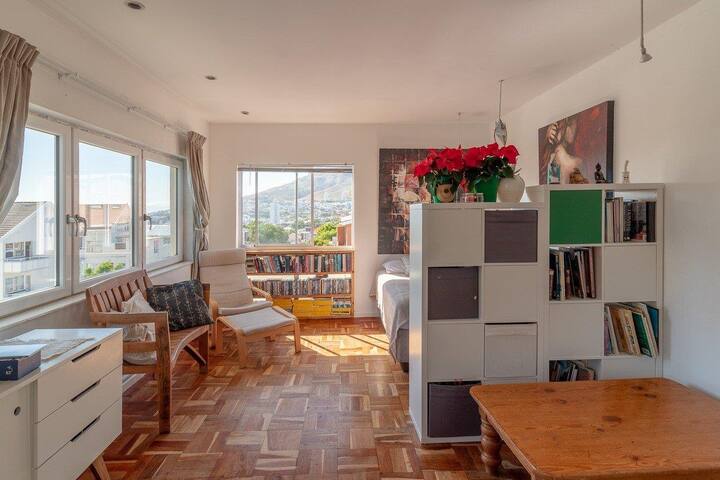 Lovely 2 Bedroom with secure parking gallery image 5