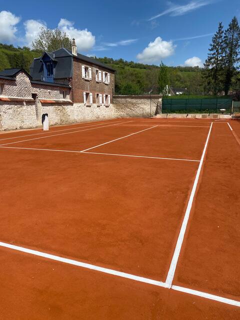 2 Houses, Tennis lighted 7 bedr 6 Baths 22 guests