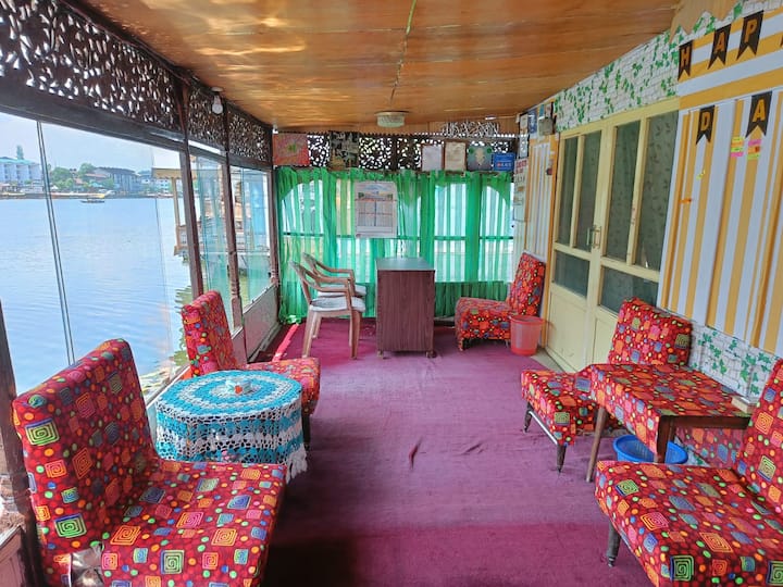 Island Homestay And Hotel - Srinagar