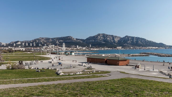 Plage du Prado Vacation Rentals & Homes - Marseille, France | Airbnb