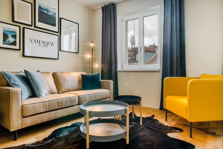 2BDR premium Loft w/ Terrace Views • Netflix • A/C gallery image 4