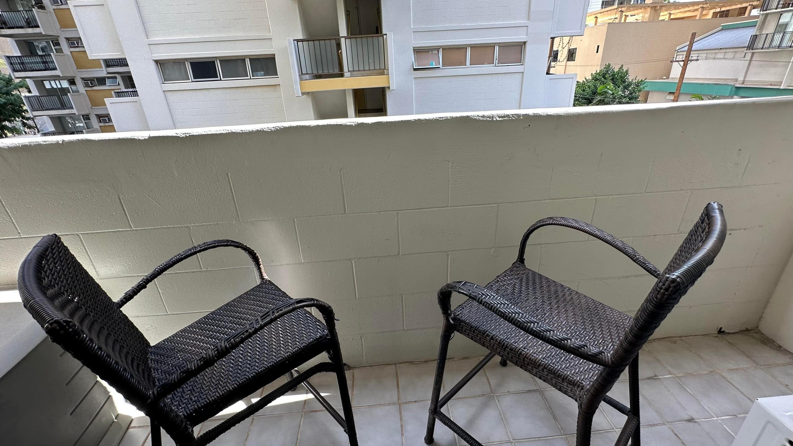 Condo in Honolulu · ★4.42 · Studio · 1 bed · 1 private bath - Image 19
