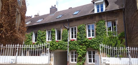 Successful Airbnb property: Gîte de l'Arbalète in Autun
