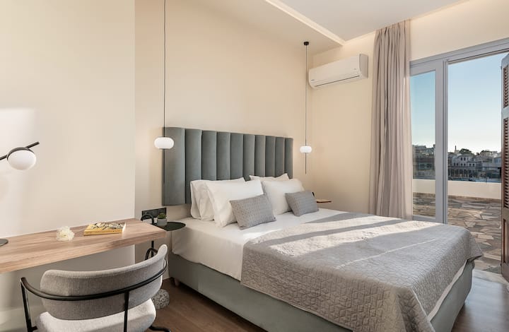 Seaview Hotel Room With Terrace On The Old Harbour - ハニア