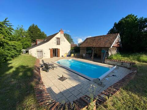 Lovely cottage with swimming pool close to castles