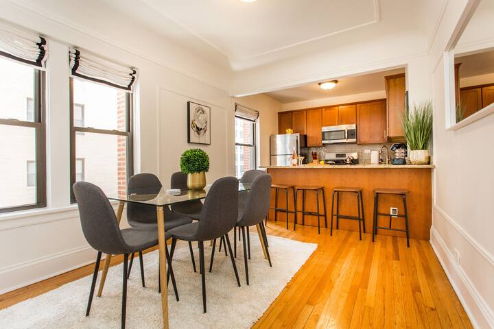 Downtown Mag Mile Sleep 20 | 6bd/6ba gallery image 4