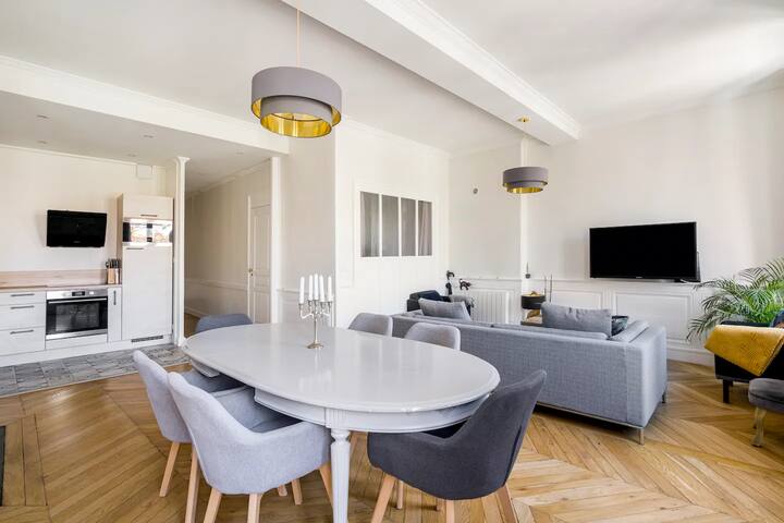 ❤Presqu’île au fil de l’eau (Hypercentre de Lyon)❤ gallery image 3