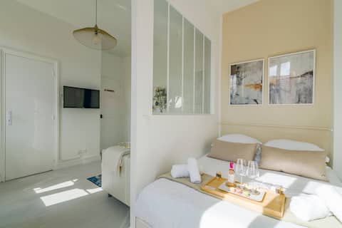 ⭐️Close to Paris⭐️ • Studio Contemporain Chic & Relax