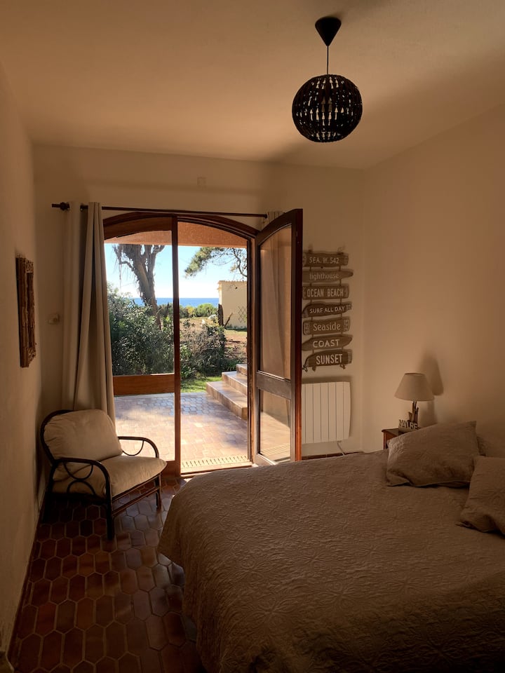 ห้องนอน 4 บนพื้นสวน