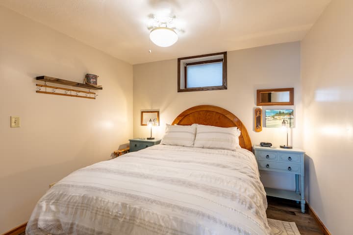 主楼层卧室-标准双人床