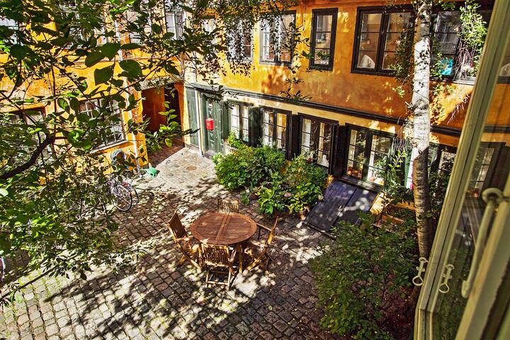 Byhus/bondegård fra 1733, 350 m. fra City Center gallery image 3