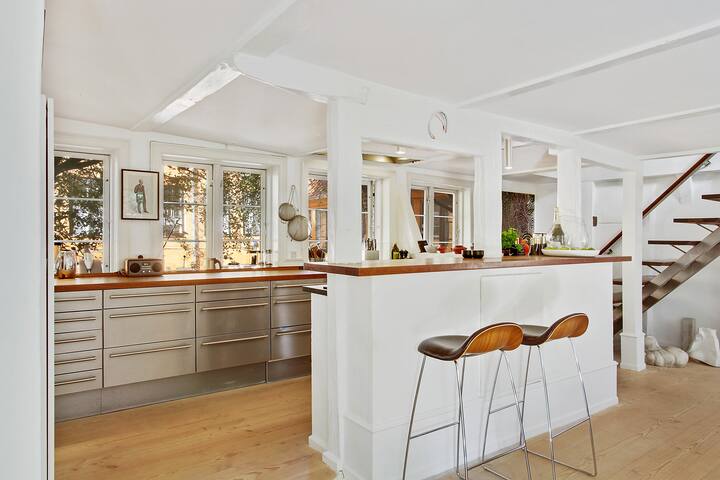 Byhus/bondegård fra 1733, 350 m. fra City Center gallery image 5