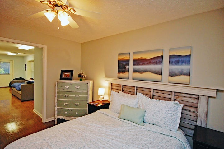 spálňa č.3, manželská posteľ. bez okien