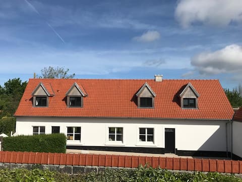 Fully refurbished longère in the heart of the 2 Caps