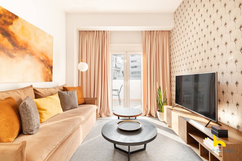 Modern Athenian Habitat w/ Balcony near Acropolis