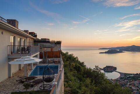 Villa 4 - with Private pool and Seaview