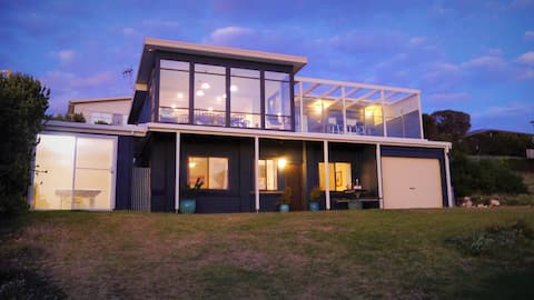 Endless Oceanviews, Pets welcome, 500m to Beach!