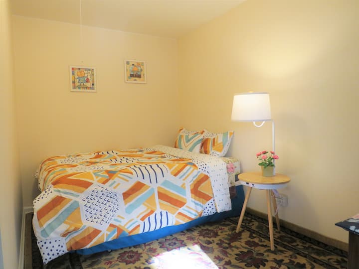 1B1wh Comfy Bright Room in Oak Park Houses for Rent in Oak Park