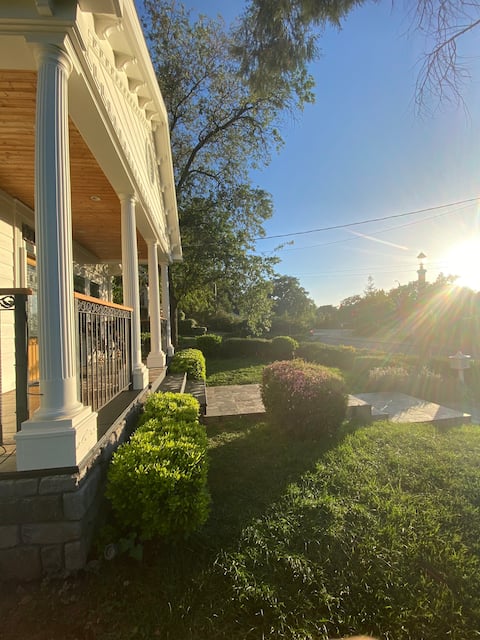 highstreet.house --> Heart of Auburn, walkable