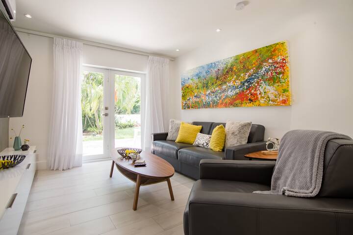 Beachfront Retreat with Pool & Tropical Serenity gallery image 3