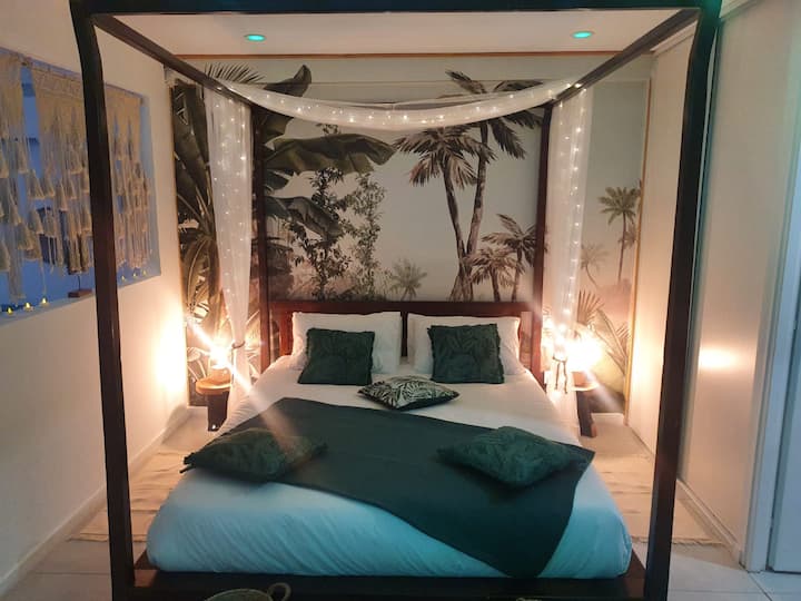 Canopy decor