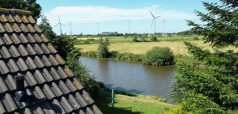 Vacation home with sauna and fireplace - Huus am Fluss