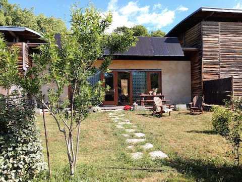 Bioclimatic Lake Lodge