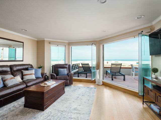 Ocean Front Beach Get Away w/ AC! gallery image 3