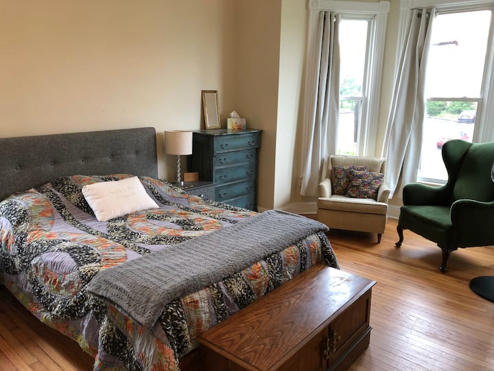 ห้องนอนใหญ่ (Master Bedroom)