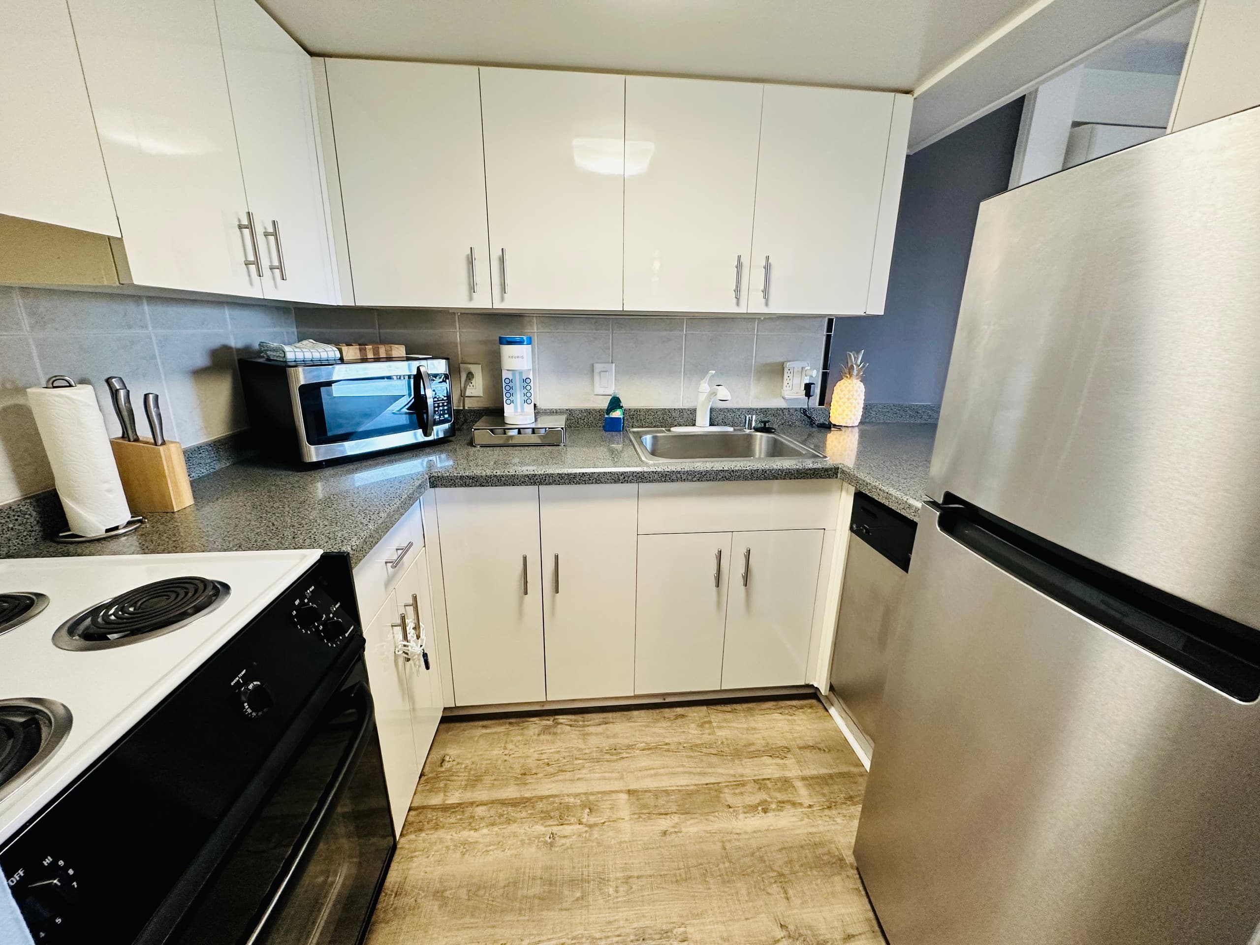 Condo in Honolulu · ★4.83 · 1 bedroom · 2 beds · 1 bath - Image 7