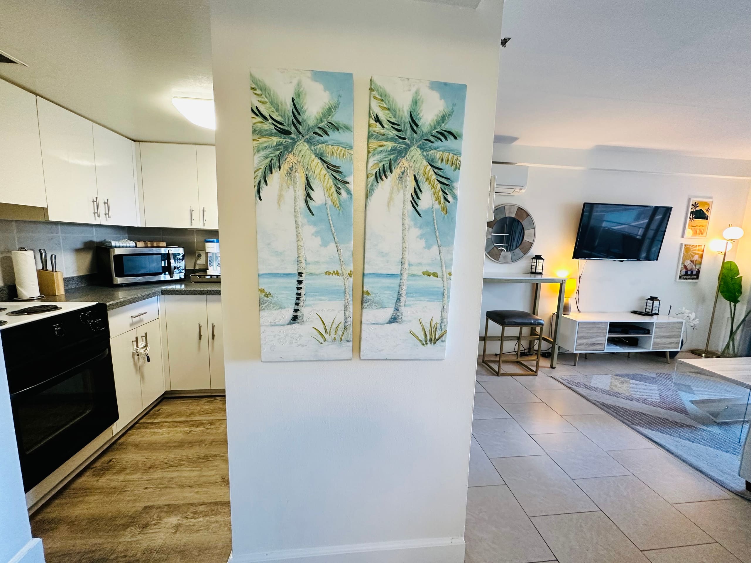 Condo in Honolulu · ★4.83 · 1 bedroom · 2 beds · 1 bath - Image 5