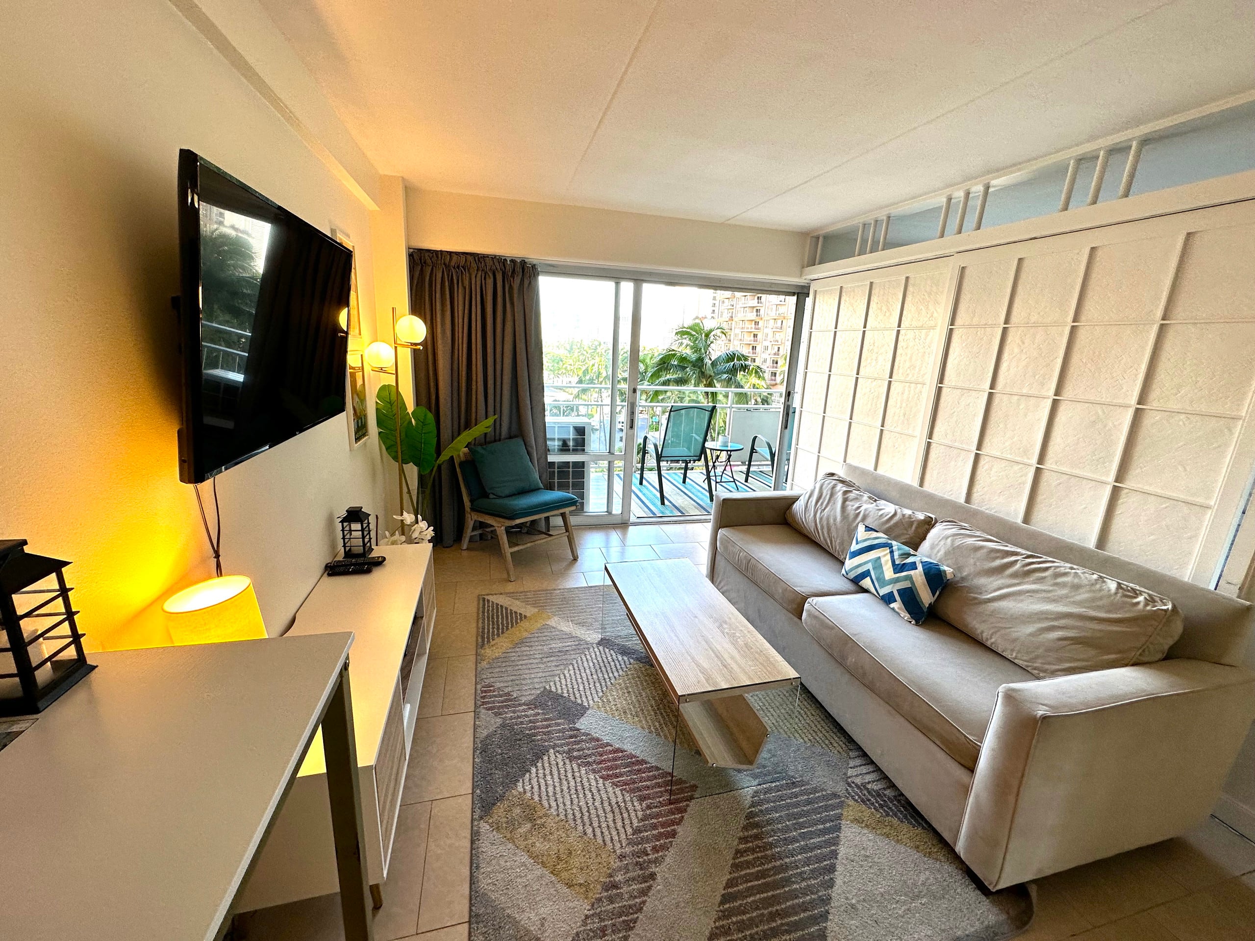 Condo in Honolulu · ★4.83 · 1 bedroom · 2 beds · 1 bath - Image 3