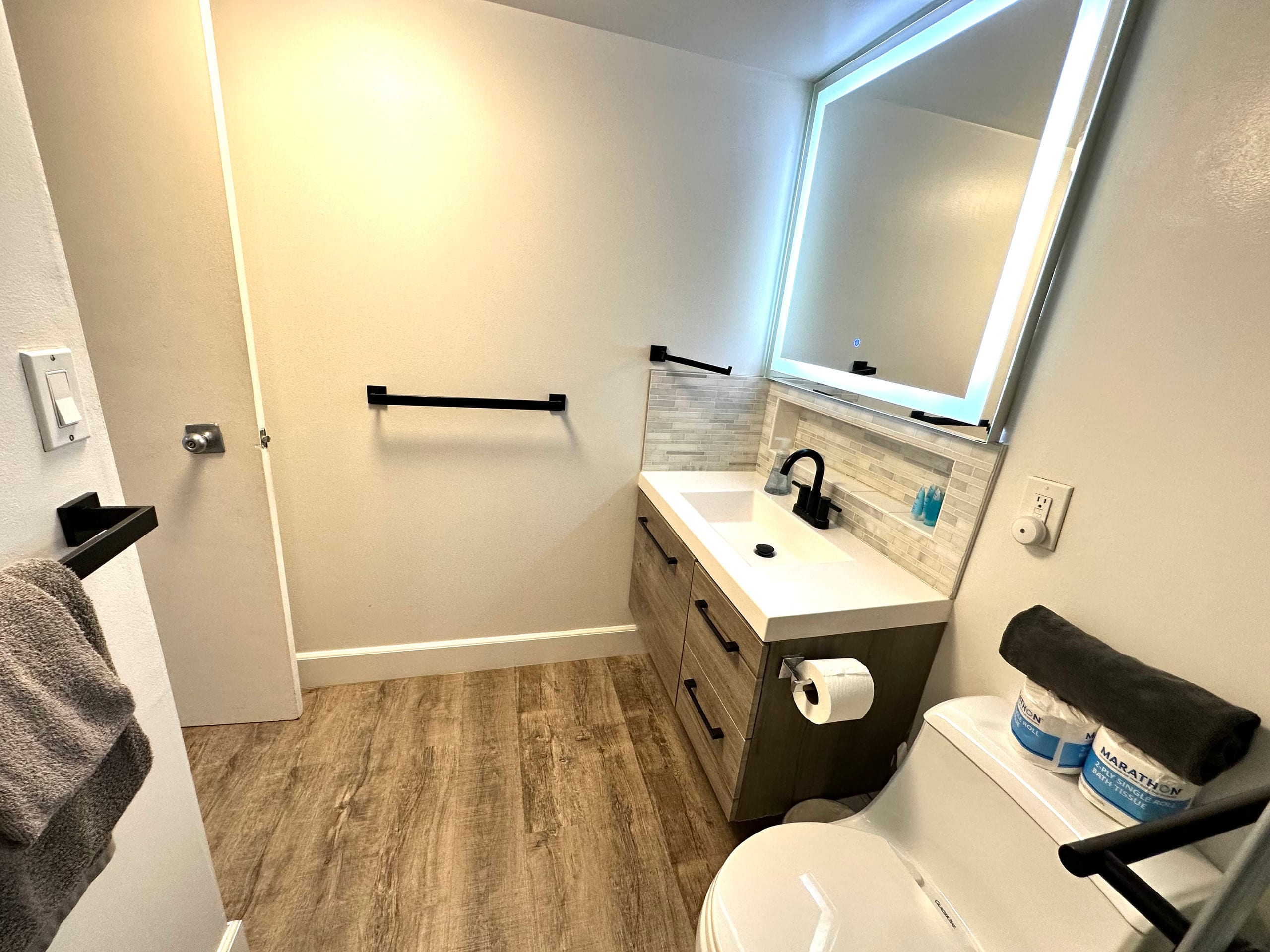 Condo in Honolulu · ★4.83 · 1 bedroom · 2 beds · 1 bath - Image 17