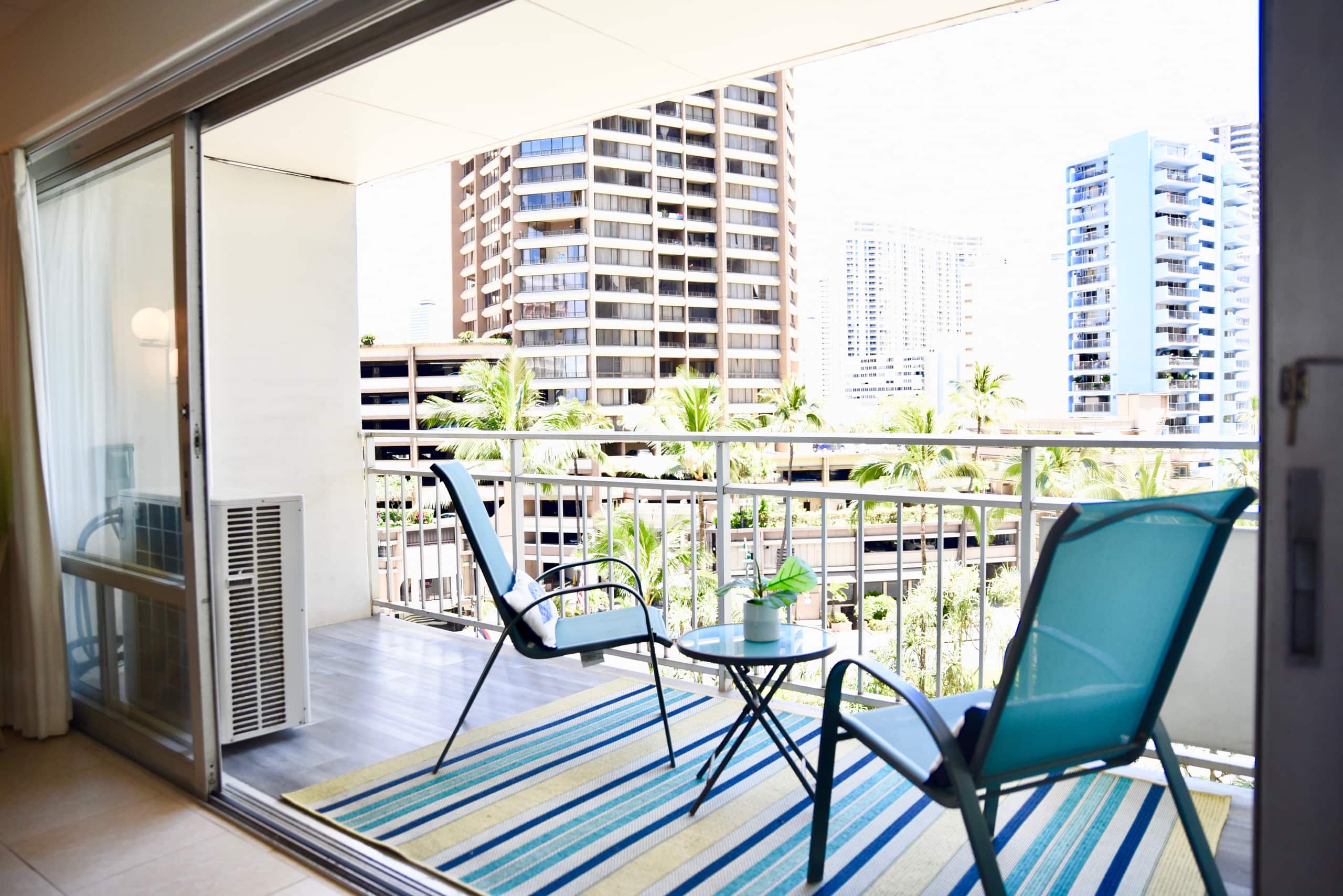 Condo in Honolulu · ★4.83 · 1 bedroom · 2 beds · 1 bath - Image 23